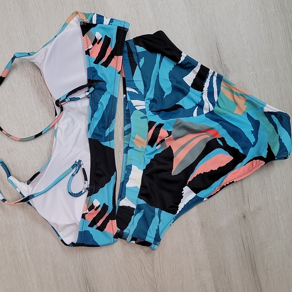 Ladies XL  High Waisted Bikini with adjustable straps NWOT - Picture 4 of 6